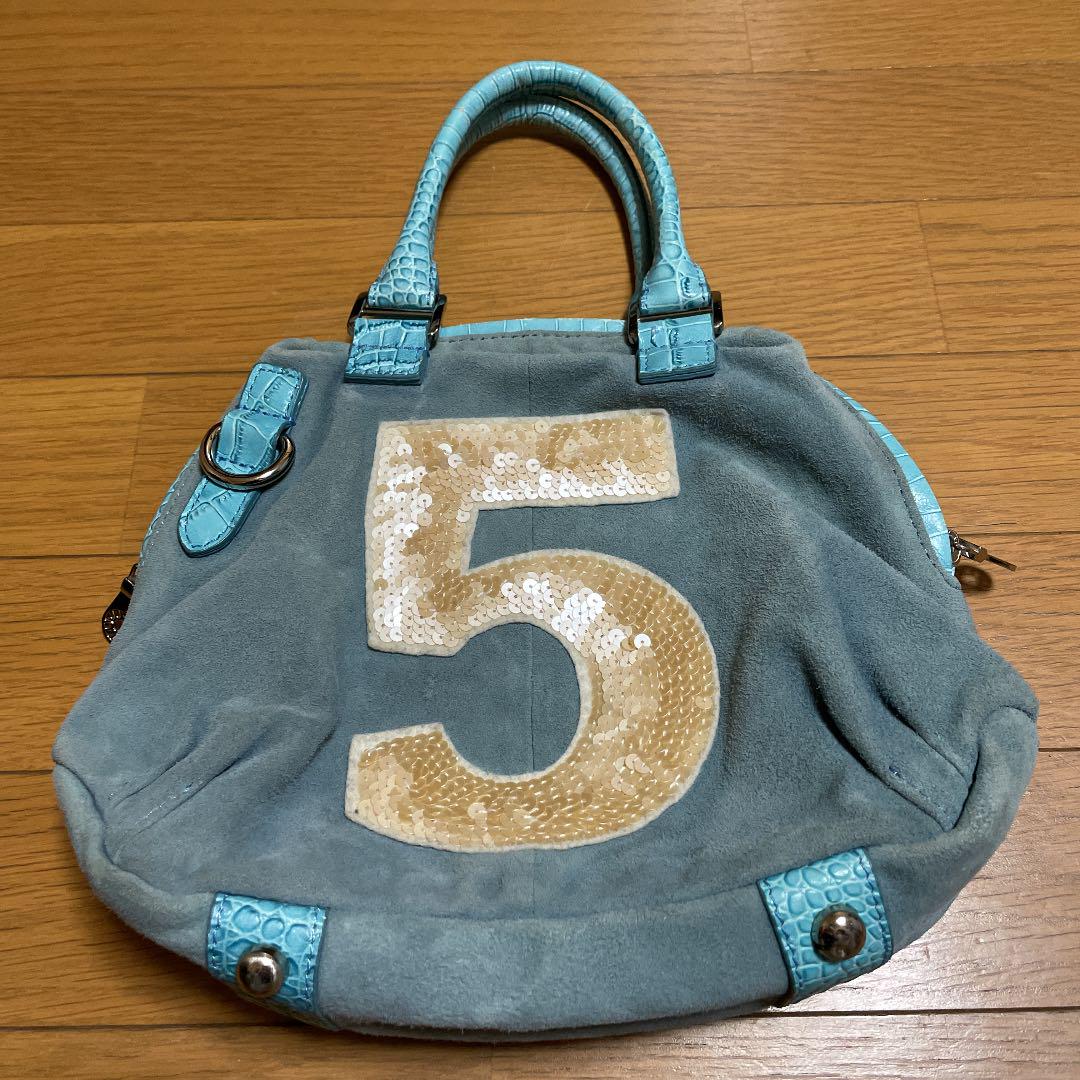 bag with red 0